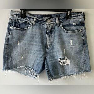 Lucky brand distressed boyfriend blue Jean shorts size women’s 8/29